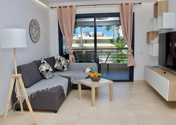 Theresa Gigantes Puerto de Santiago